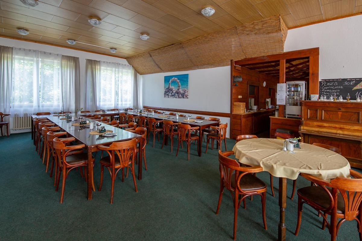 Holiday Park Vrchlabi - Lisci Farma ภายนอก รูปภาพ